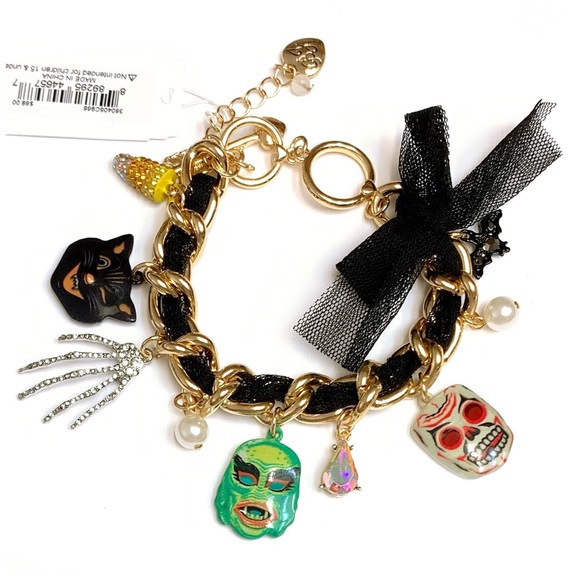 NWT Betsey Johnson 💋RICH WITCH Glow In The Dark Gold Tone Ribbon Chain Bracelet - Picture 3 of 7